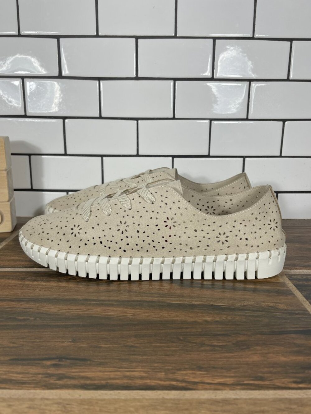 Skechers Sepulveda Blvd Floral Maze Shoes Womens Size 8 Natural Casual Sneaker